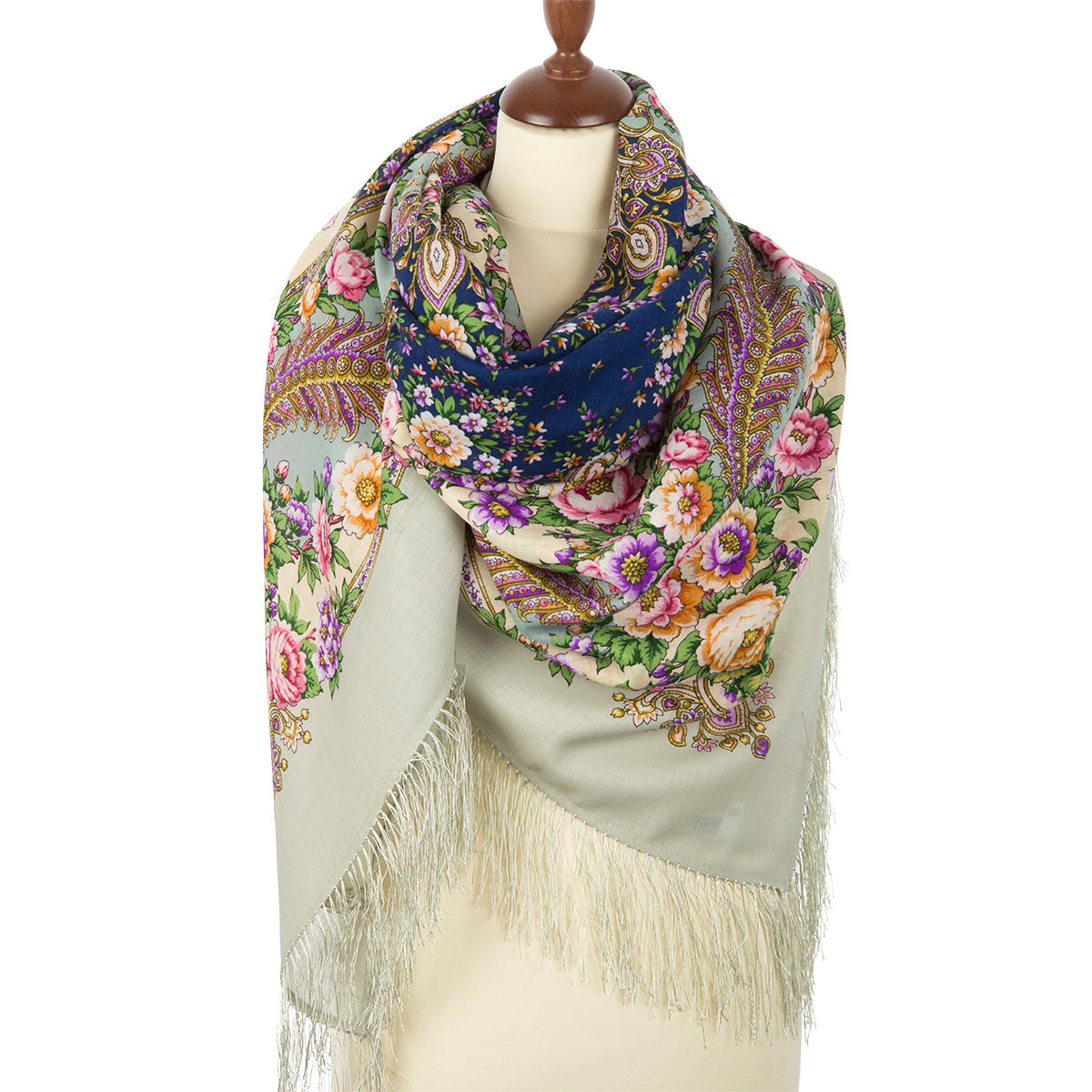 Shawl "Tsarevna Nesmeyana"