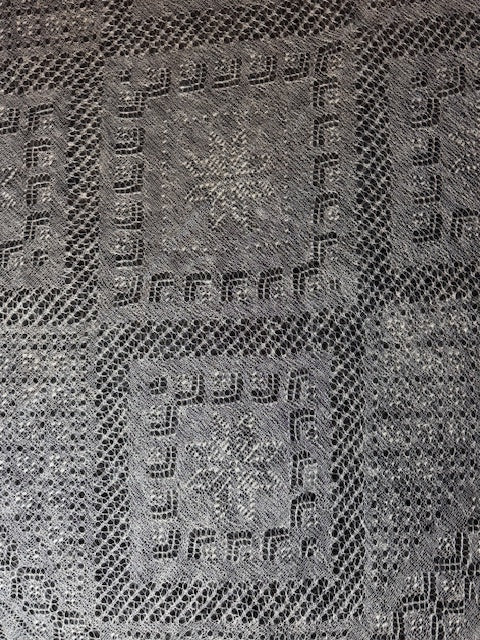 Orenburg shawl PWO-24, 150x150 cm