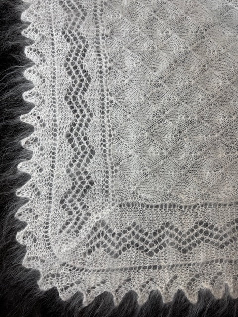 Uryupinsk downy shawl #PW-32, 110x110 cm