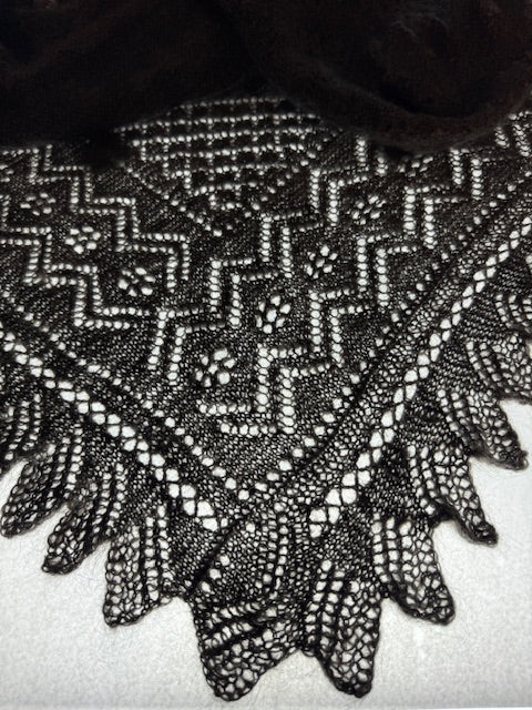 Uryupinsk downy shawl #PG-124, 130x130 cm