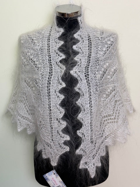 Uryupinsk downy neckerchief # KW-224, 100x130x100 cm