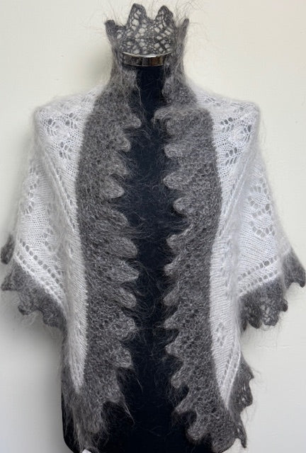 Uryupinsk downy neckerchief # KW-201, 100x140x100 cm