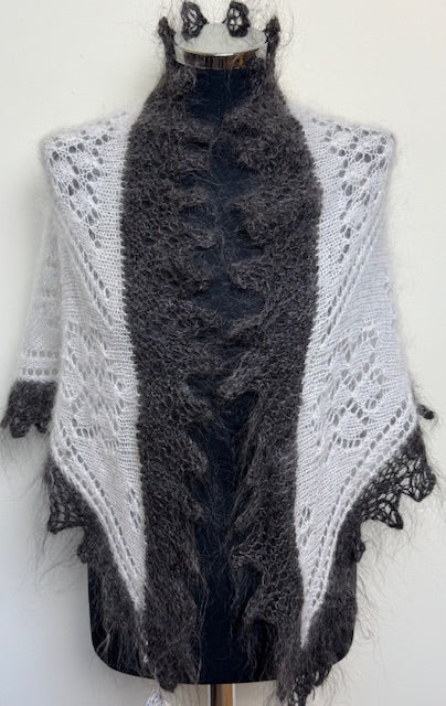 Uryupinsk downy neckerchief # KW-202, 100x160x100 cm