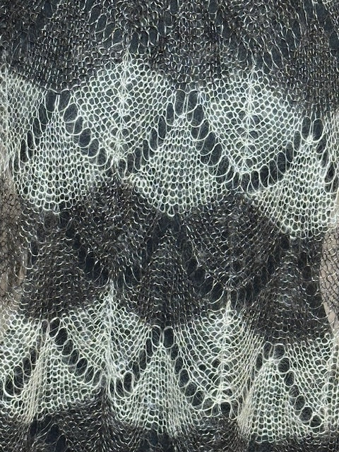 Downy shawl ( Palantine ) #17