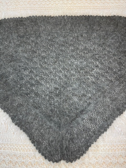 Orenburg downy neckerchief KEG-172, 100x160x100 cm.
