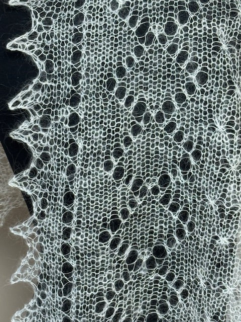 Downy shawl #PCN-37, 120x120 cm