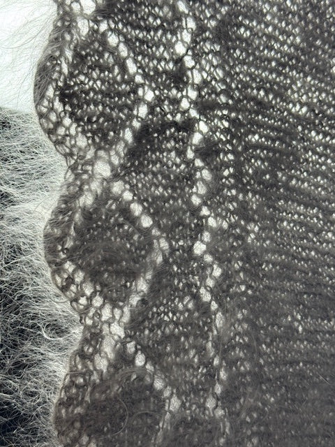 Uryupinsk downy shawl #UN-8, 110x110 cm