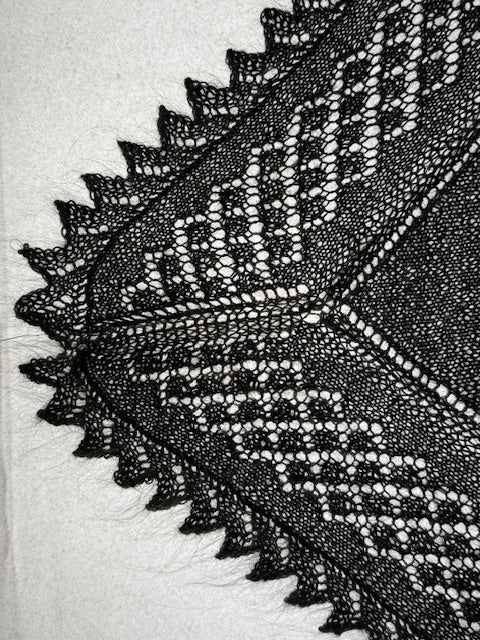 Orenburg downy neckerchief KGO-13, 110x160x110 cm