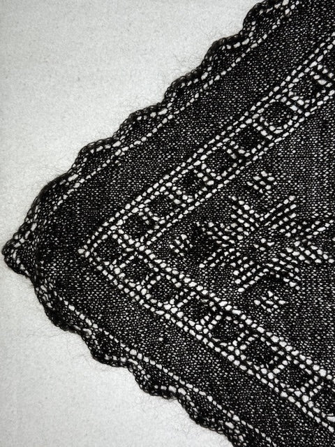 Orenburg downy neckerchief KGO-10, 110x140x110 cm