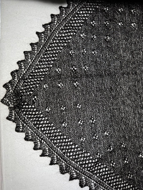 Orenburg downy neckerchief KGO-6, 100x120x100 cm