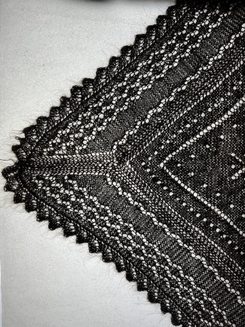 Orenburg downy neckerchief KGO-5, 100x140x100 cm