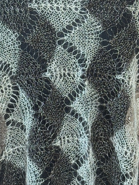 Downy shawl ( Palantine ) #60, 140x70 cm