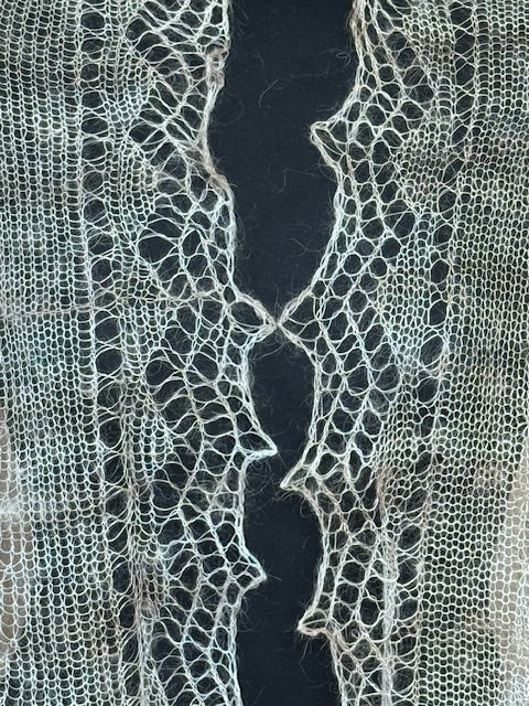 Downy shawl ( Palantine ) #186, 180x70 cm