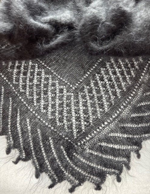Uryupinsk dūnu šalle #PG-35, 130x130 cm.
