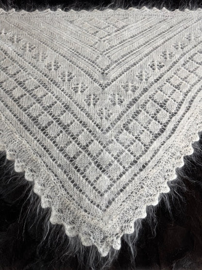 Uryupinsk downy neckerchief  # KW-57, 100x140x100 cm
