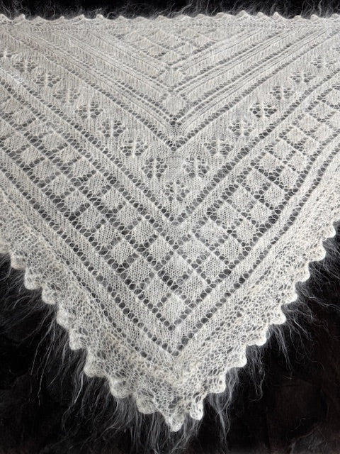 Uryupinsk downy neckerchief  # KW-57, 100x140x100 cm