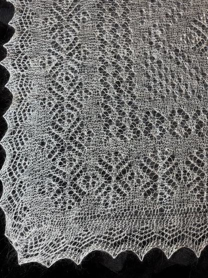 Orenburg shawl PWO-12, 120x120 cm