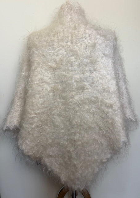 Uryupinsk downy neckerchief  # KW-206,  110x150x110 cm
