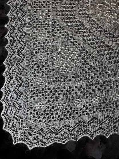 Orenburg shawl PWO-19, 150x150 cm