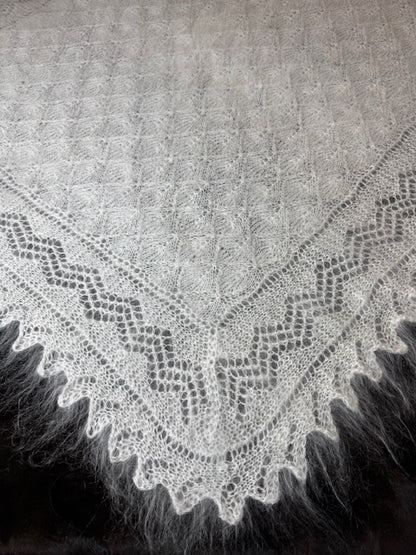 Uryupinsk downy shawl  #PW-32, 110x110 cm