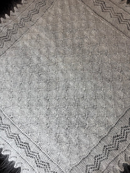 Uryupinsk downy shawl  #PW-32, 110x110 cm