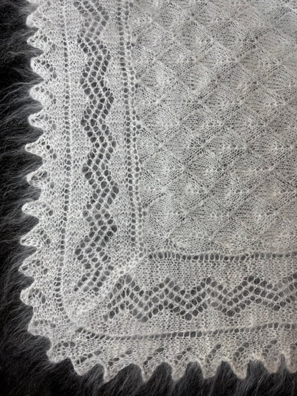 Uryupinsk downy shawl  #PW-32, 110x110 cm