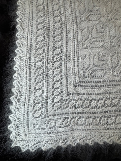 Uryupinsk downy neckerchief  # KW-72, 100x140x100 cm