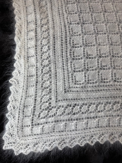 Uryupinsk downy neckerchief  # KW-70, 100x140x100 cm