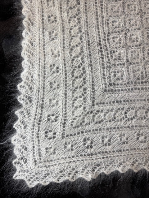 Uryupinsk downy neckerchief  # KW-69, 100x140x100 cm