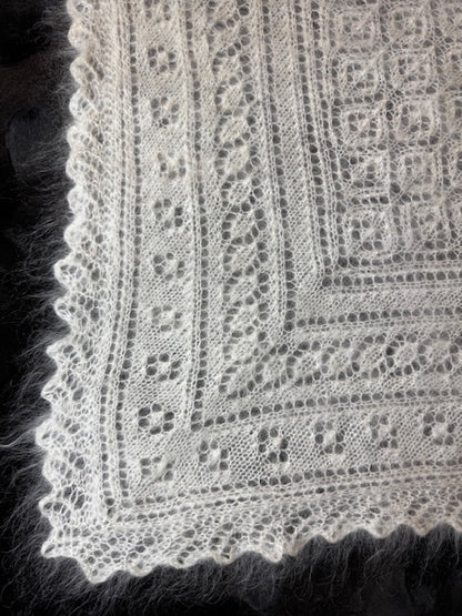 Uryupinsk downy neckerchief  # KW-69, 100x140x100 cm