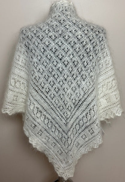 Uryupinsk downy neckerchief  # KW-67, 100x140x100 cm