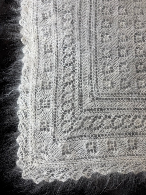 Uryupinsk downy neckerchief  # KW-66, 100x140x100 cm