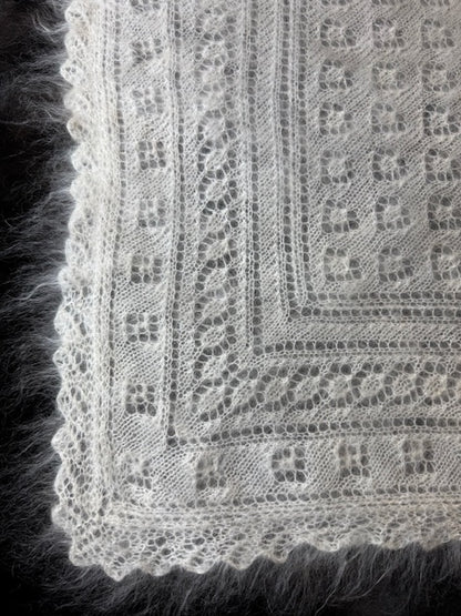 Uryupinsk downy neckerchief  # KW-66, 100x140x100 cm