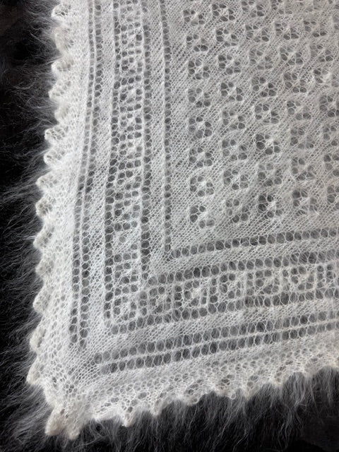 Uryupinsk downy neckerchief  # KW-65, 100x140x100 cm