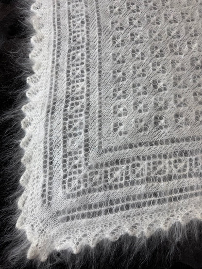 Uryupinsk downy neckerchief  # KW-65, 100x140x100 cm