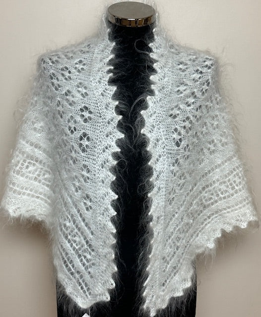 Uryupinsk downy neckerchief  # KW-65, 100x140x100 cm