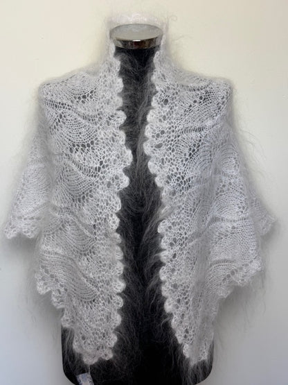 Uryupinsk downy neckerchief  # KW-212, 100x140x100 cm