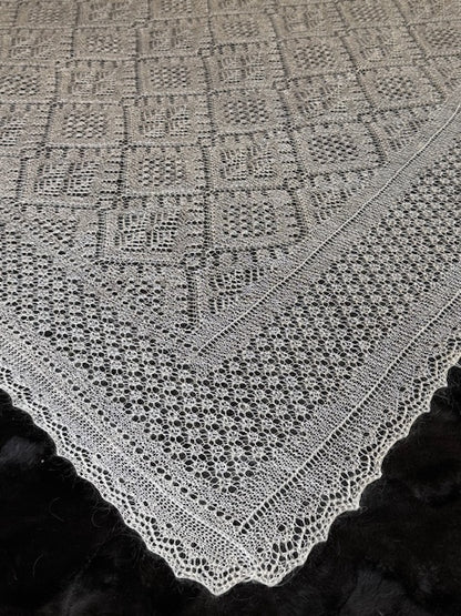 Orenburg shawl PWO-40, 160x160 cm