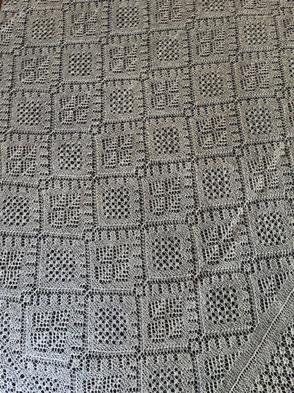 Orenburg shawl PWO-40, 160x160 cm