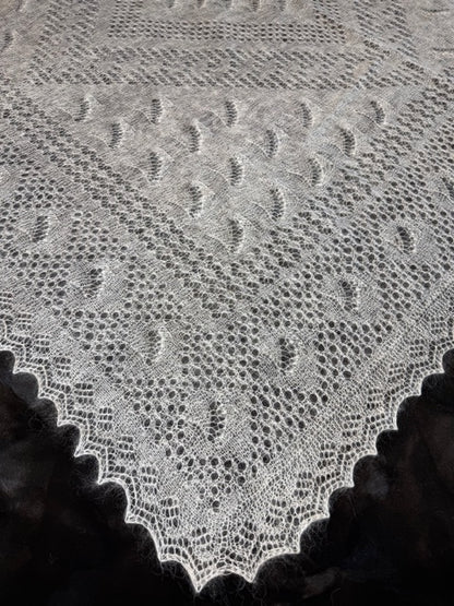 Orenburg shawl PWO-70, 160x160 cm