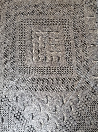 Orenburg shawl PWO-70, 160x160 cm