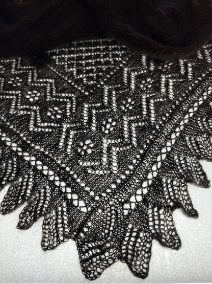 Uryupinsk downy shawl  #PG-124, 130x130 cm