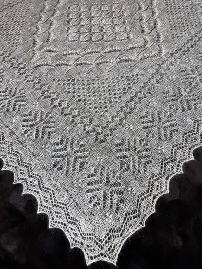 Orenburg shawl PWO-67, 120x120 cm