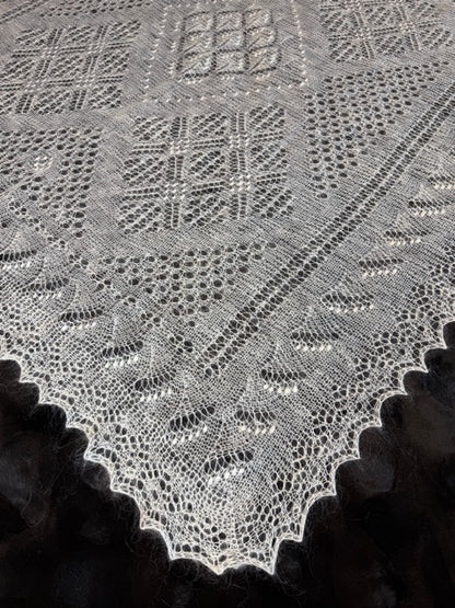 Orenburg shawl PWO-65, 120x120 cm
