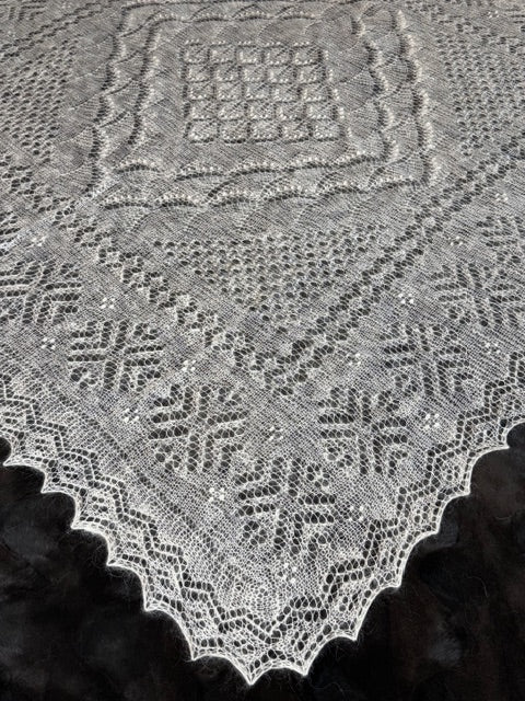 Orenburg shawl PWO-66, 120x120 cm