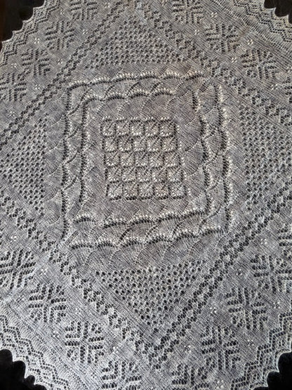 Orenburg shawl PWO-66, 120x120 cm