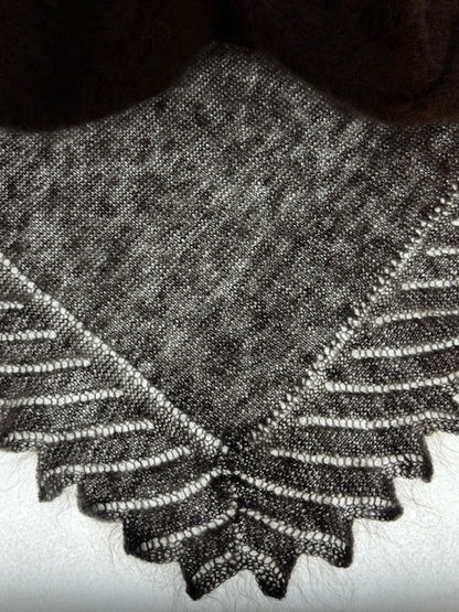 Uryupinsk downy shawl  #PG-3, 110x110 cm