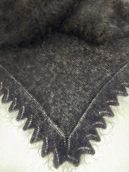 Uryupinsk downy shawl  #PG-28, 110x110 cm