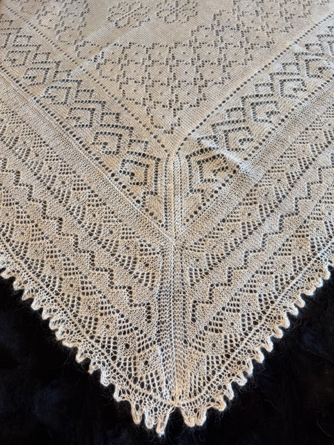 Orenburg shawl PWO-72, 150x150 cm