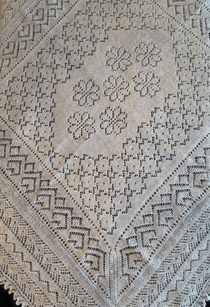 Orenburg shawl PWO-72, 150x150 cm